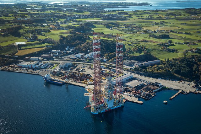 15578272031_6bfe8f187a_z