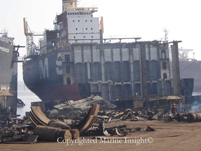 ship breaking yard Alang