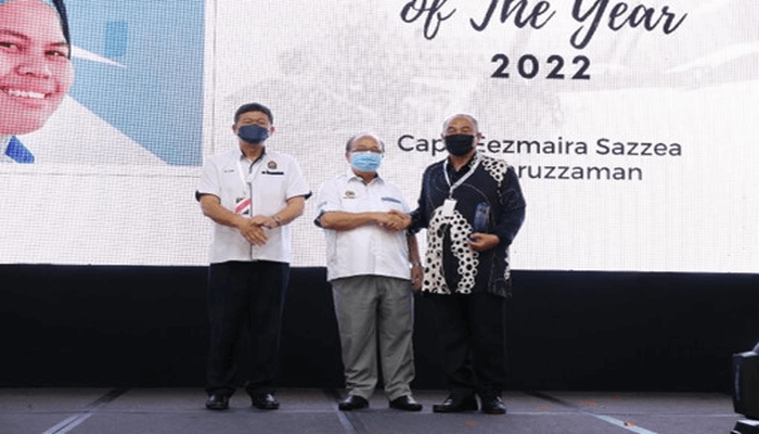 Captain Eezmaira Sazzea’s father