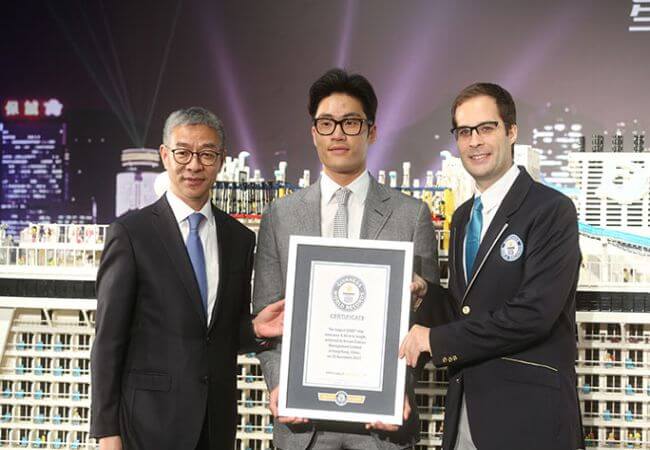 Largest-LEGO-ship-certificate-presentation_tcm25-519728