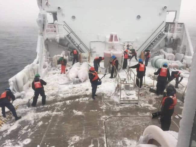 USCG_Breaking_Ice