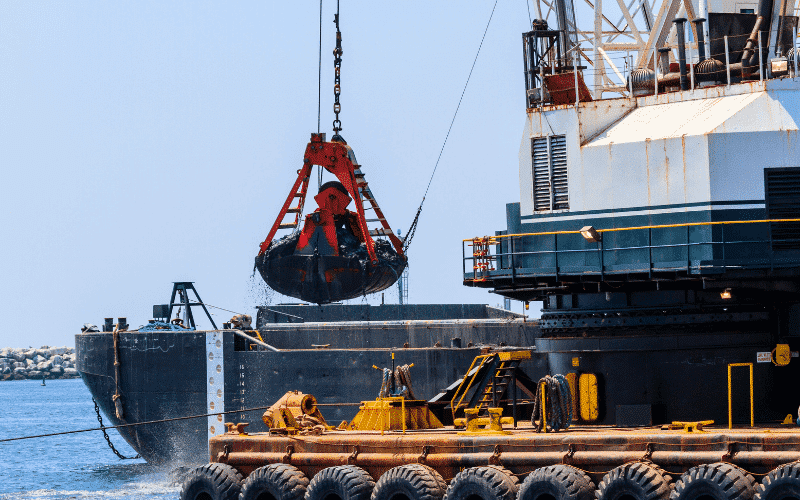 dredging ship grab 