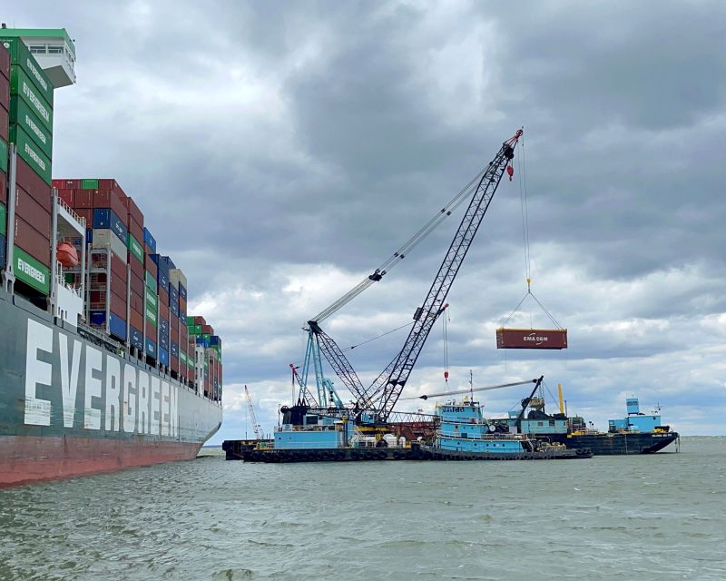 evergreen ever forward containers unloading