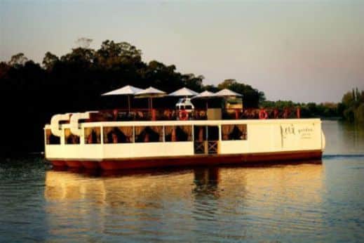 floating-restaurants-riviera-on-vaal