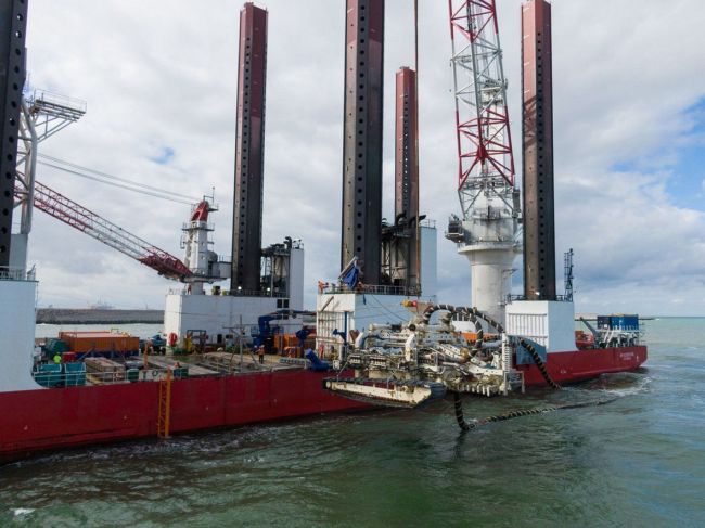 tennet-deepdigit - Submersible robot buries power cables for offshore wind farms 5.5 metres below seabed